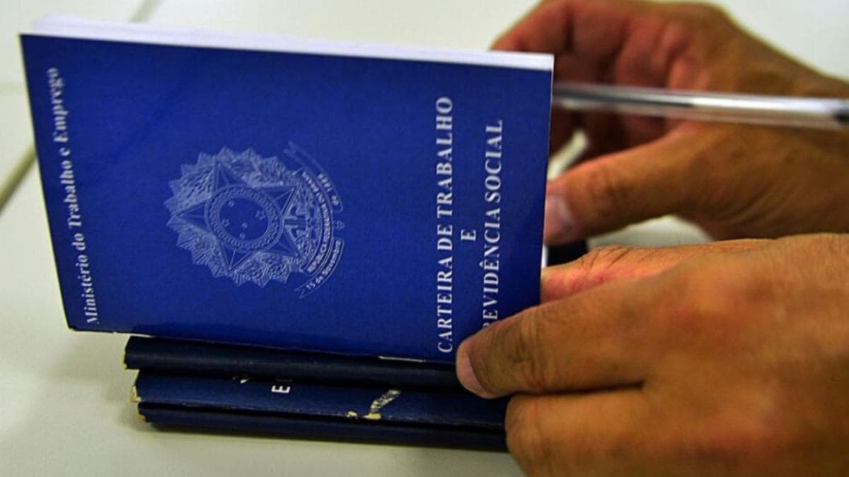 Minas Gerais abre 7,4 mil vagas de emprego em janeiro; indústria lidera contratações