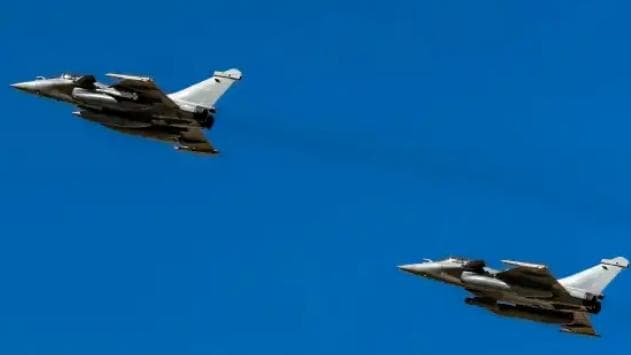 EUA ampliam presença militar no Oriente Médio e enviam novos caças à região
