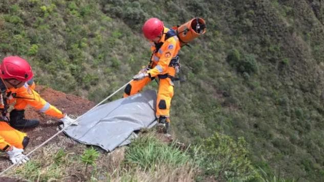Carro cai em ribanceira na Serra do Rola-Moça e motorista é encontrado morto